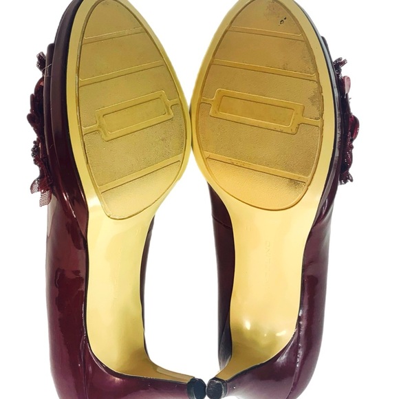 Bandolino Burgundy Floral Peep-Toe Heels - Picture 5 of 6